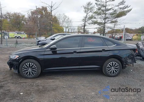 2019 Volkswagen Jetta 1.4T R-Line/1.4T S/1.4T Se z USA, uszkodzony, nr VIN 3VWC57BU3KM069012